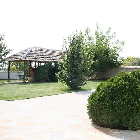 Rustica Βίλα Pomoshtitsa